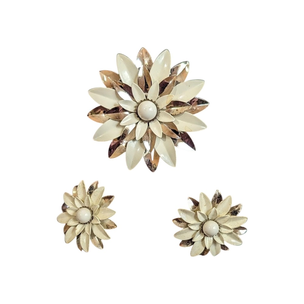 Sarah Coventry Vintage Flower Brooch Clip On Earrings Set White Enamel Floral